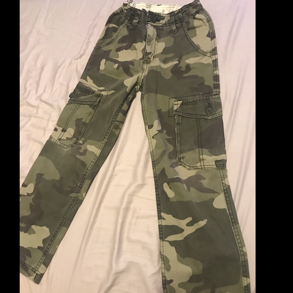 Old Navy cargo army pants for boys size 7